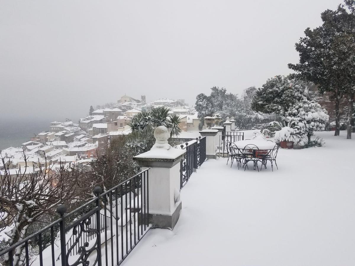 La Villa Di Augusto アングイッラーラ・サバーツィア エクステリア 写真
